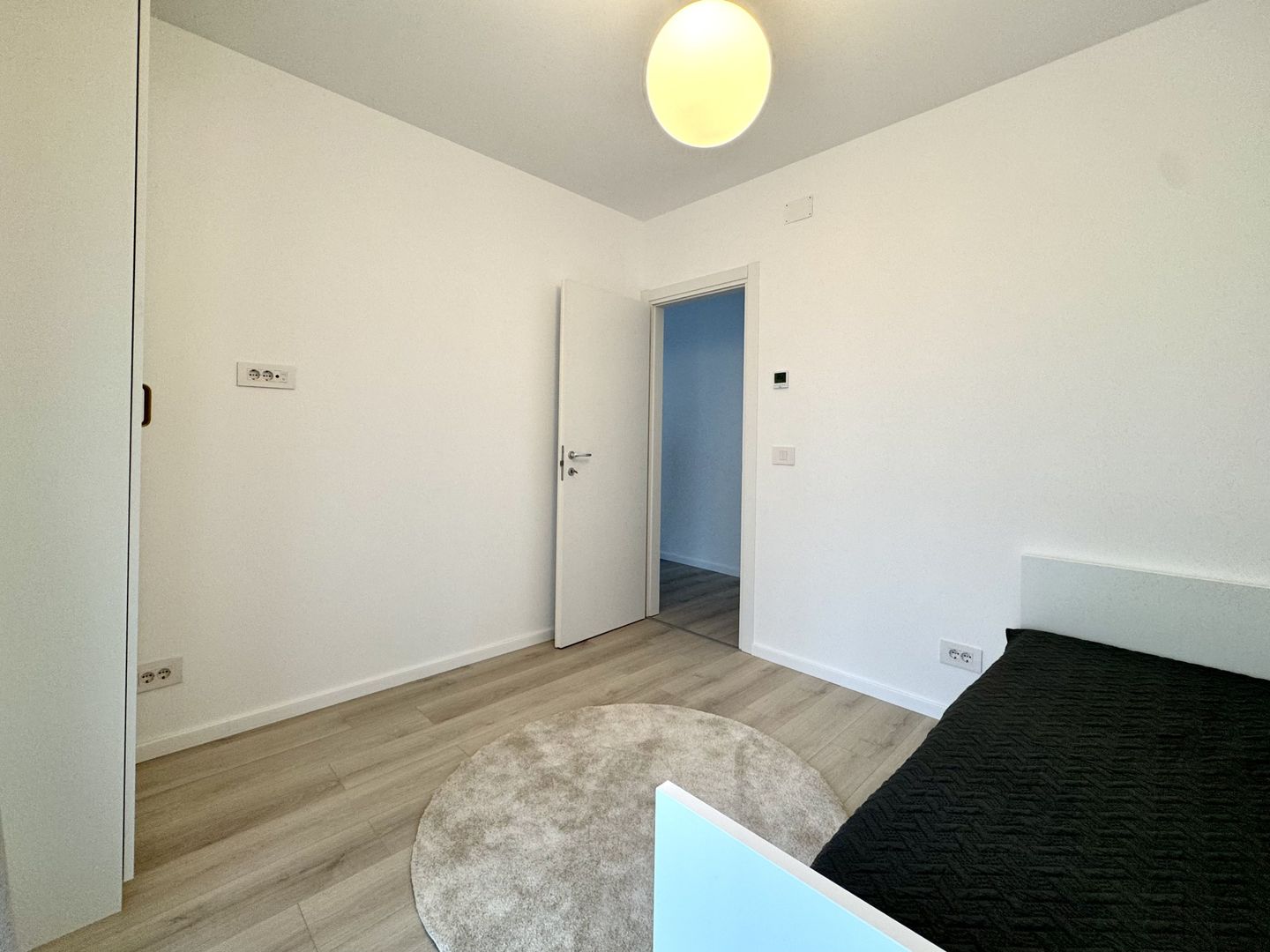 3 camere modern, vedere panormica spre pădurea verde, zona Lipovei - Poză 15