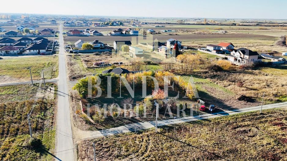 Teren intravilan imprejmuit, vegetatie matura 1200mp Sag Manastire - Poză 8