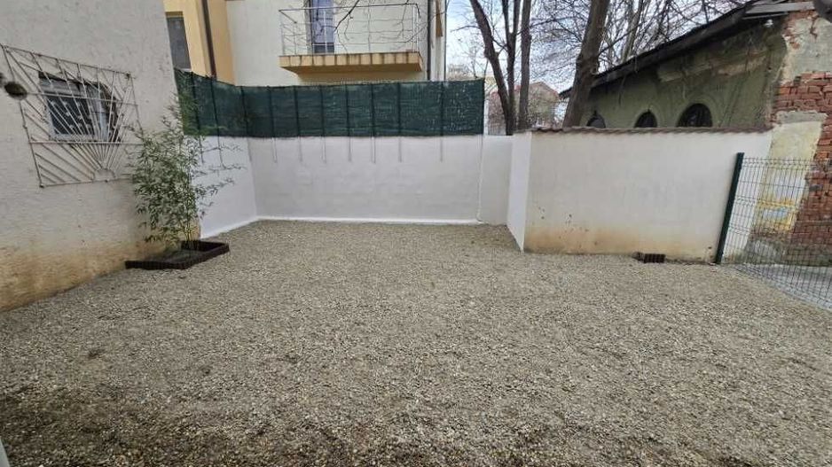 Aparament cu curte de inchiriat Tei - Poză 7