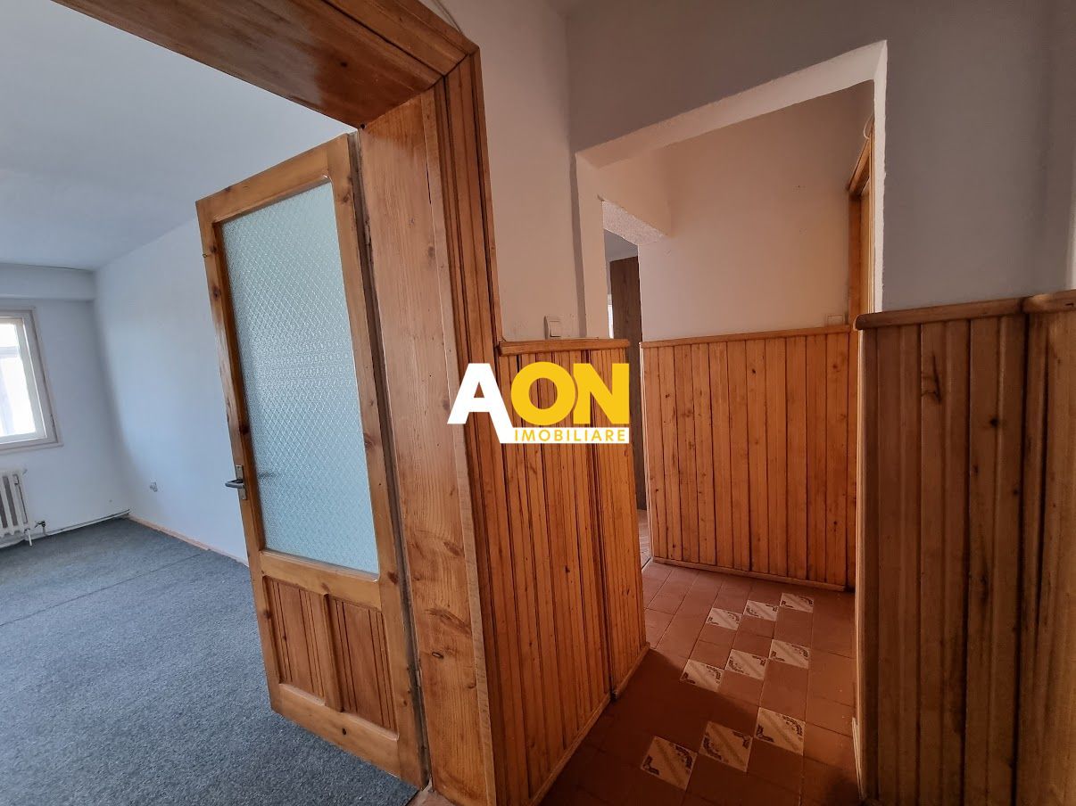 Apartament 3 Camere Decomandat, Bloc cu Lift, Zona Centru - Poză 8