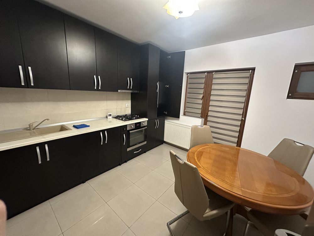 Apartament cu 3 camere de inchiriat - Poză 2