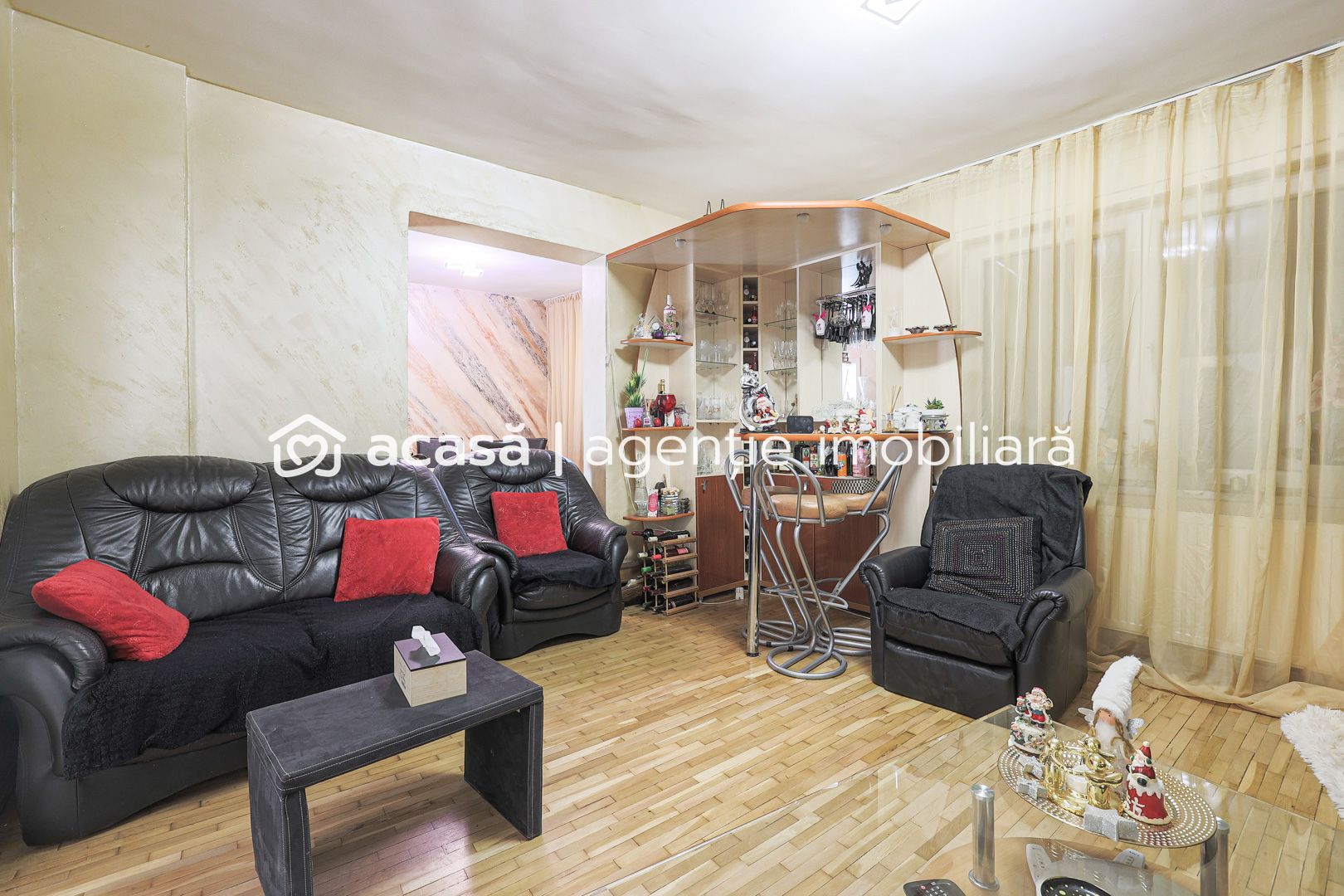 Casă cu teren generos și autorizatie pentru investiție in Parneava - Poză 4