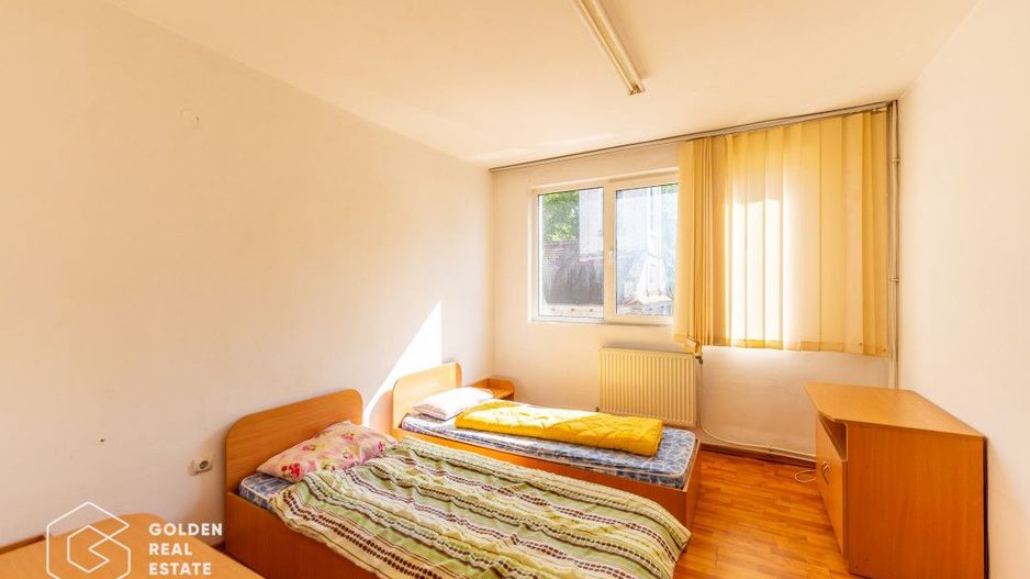 Cladire cu 24 camere, langa Castelul Regal Savarsin - Poză 8