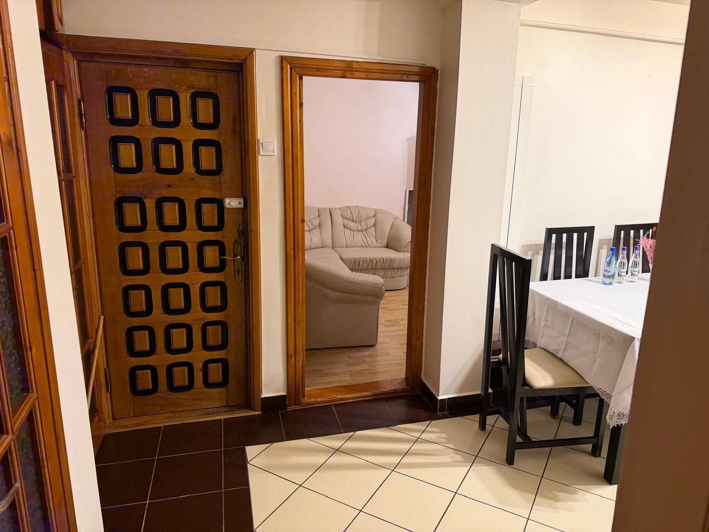 Apartament cu 3 camere, etaj 2, mobilat și utilat, zona GARA - Scoala 8; - Poză 12