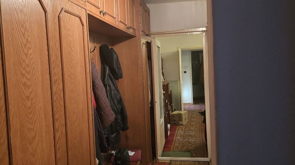 BRASADAS vinde ap 3 cam Micro 16 Etaj 2 din 4. - Poză 1