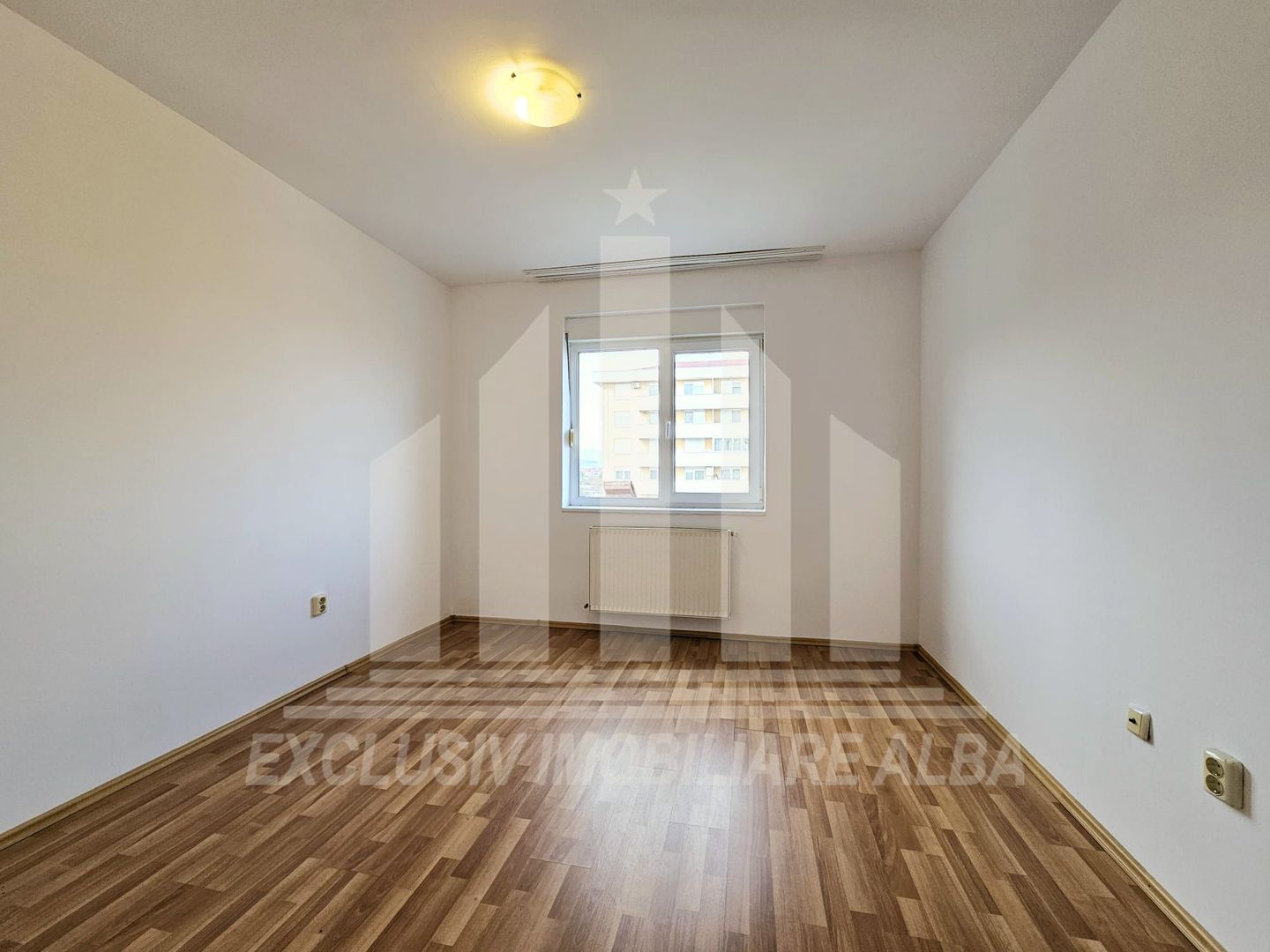 Apartament cu 3 camere Bloc Nou, Cetate - Poză 5