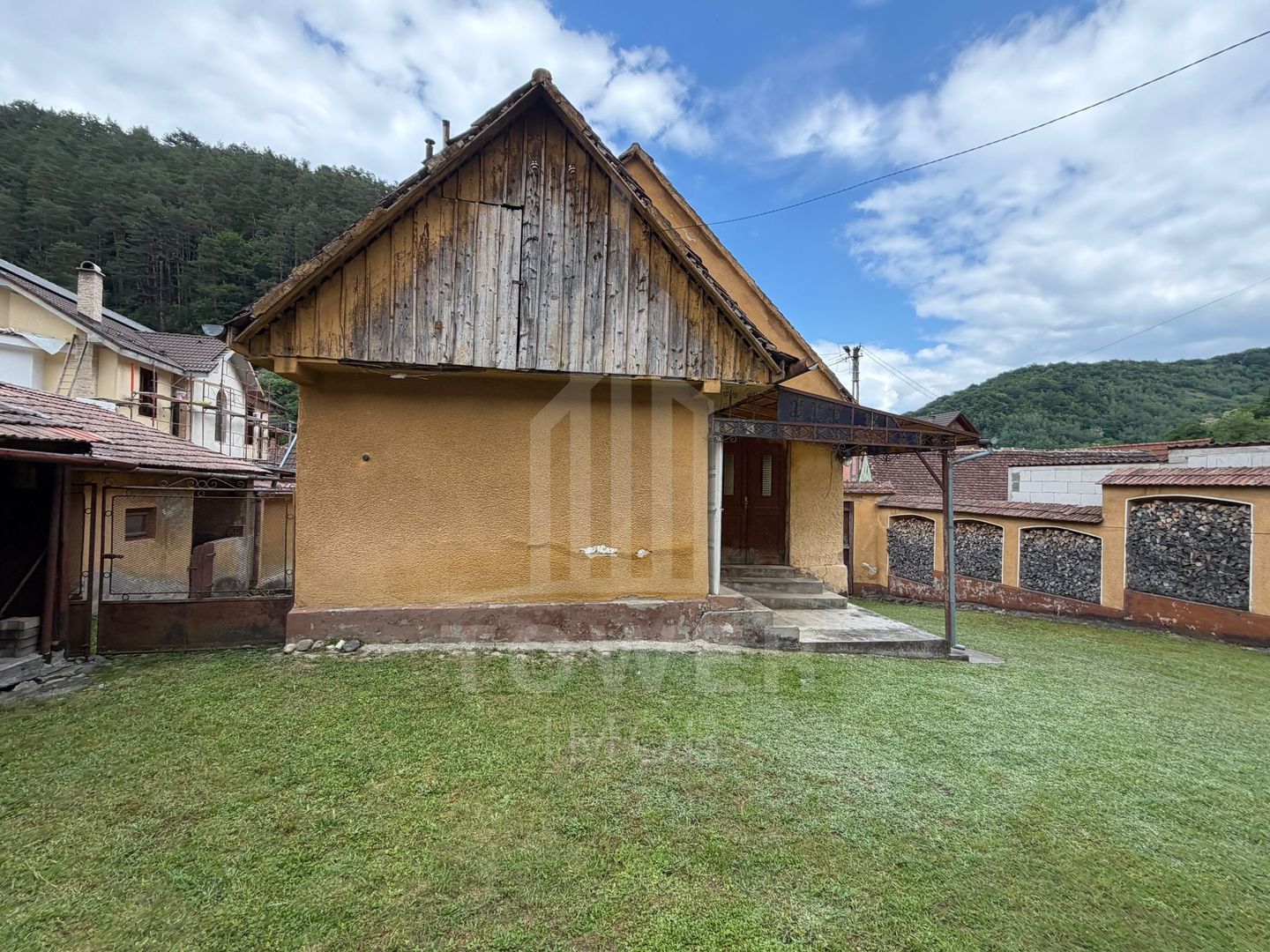 Casă rustică de vânzare în Tilișca, (Marginimea Sibiului) - Poză 12