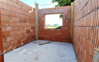 Oferim spre vanzare, Case tip duplex despartite prin spatiu verde, Giroc - Poză 12