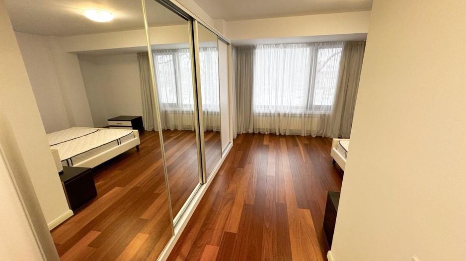 Eleganță Panoramică la Kiseleff – Apartament Luxos cu 3 Camere și Vederi Urbane - Poză 3