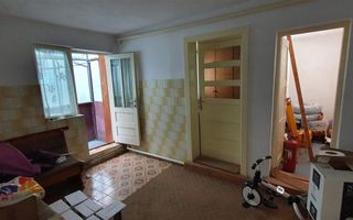 Apartament la casa, 4 camere, pretabil pentru birouri, zona Cetate - Poză 2