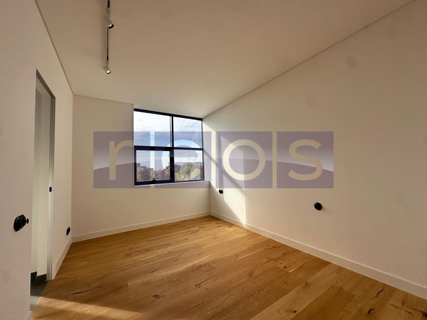DE VANZARE PENTHOUSE 200MP | 4 CAMERE | DESIGN DEOSEBIT | FINISAJE LUX - Poză 10