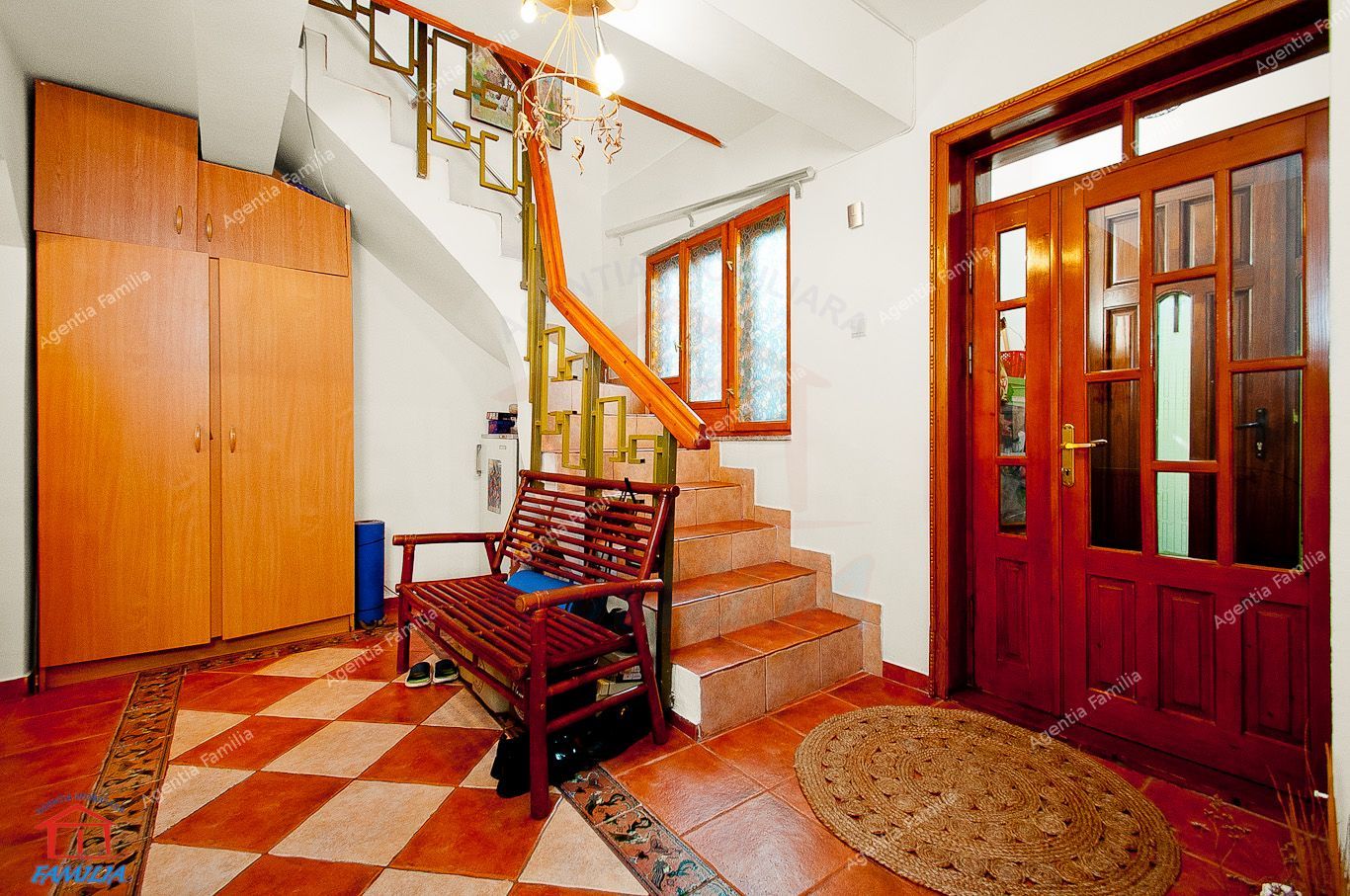 Vila cocheta, situata in centrul istoric al orasului - Poză 9