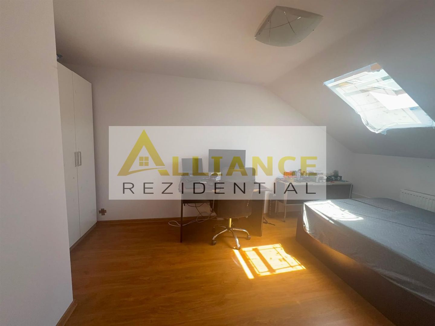 PIATA SUDULUI -APARTAMENT 3 CAMERE - Poză 2