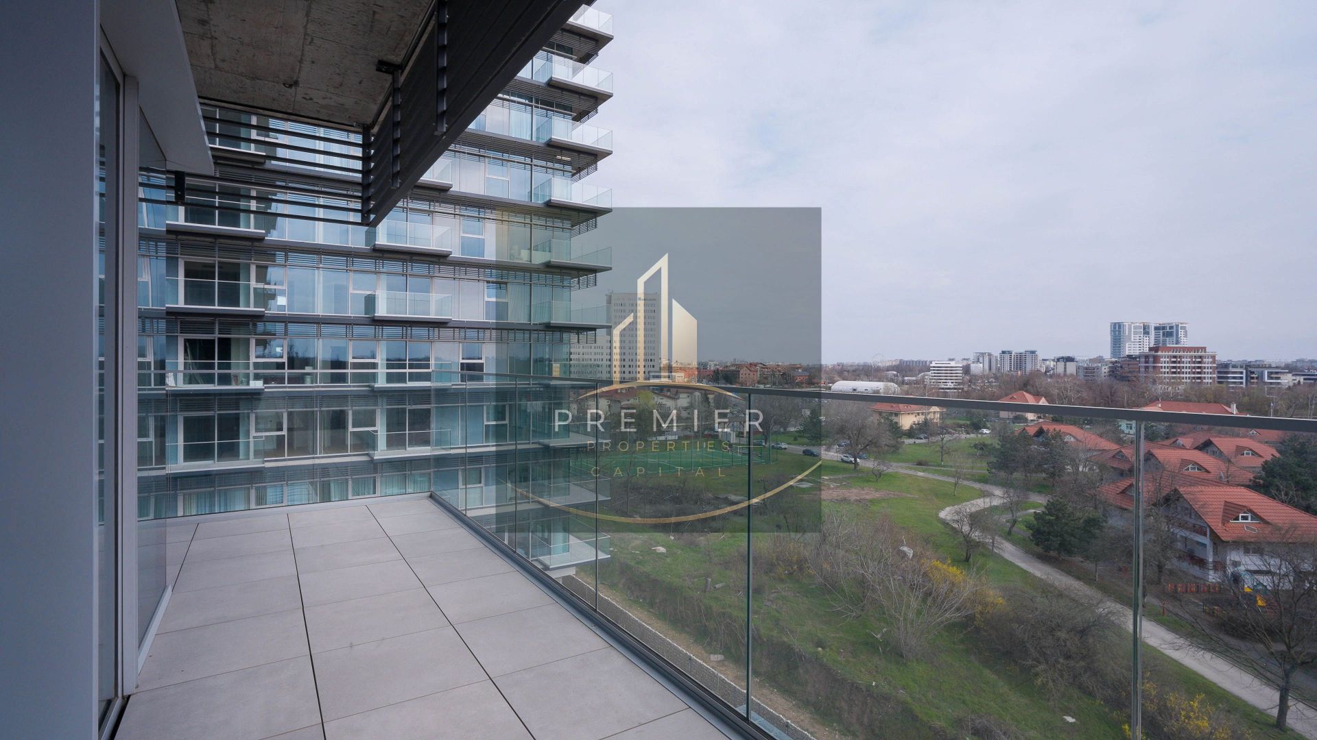 Luxury 2-Bedroom Apartment | Large Terrace | Parking | Prime Location ⭐ - Poză 12