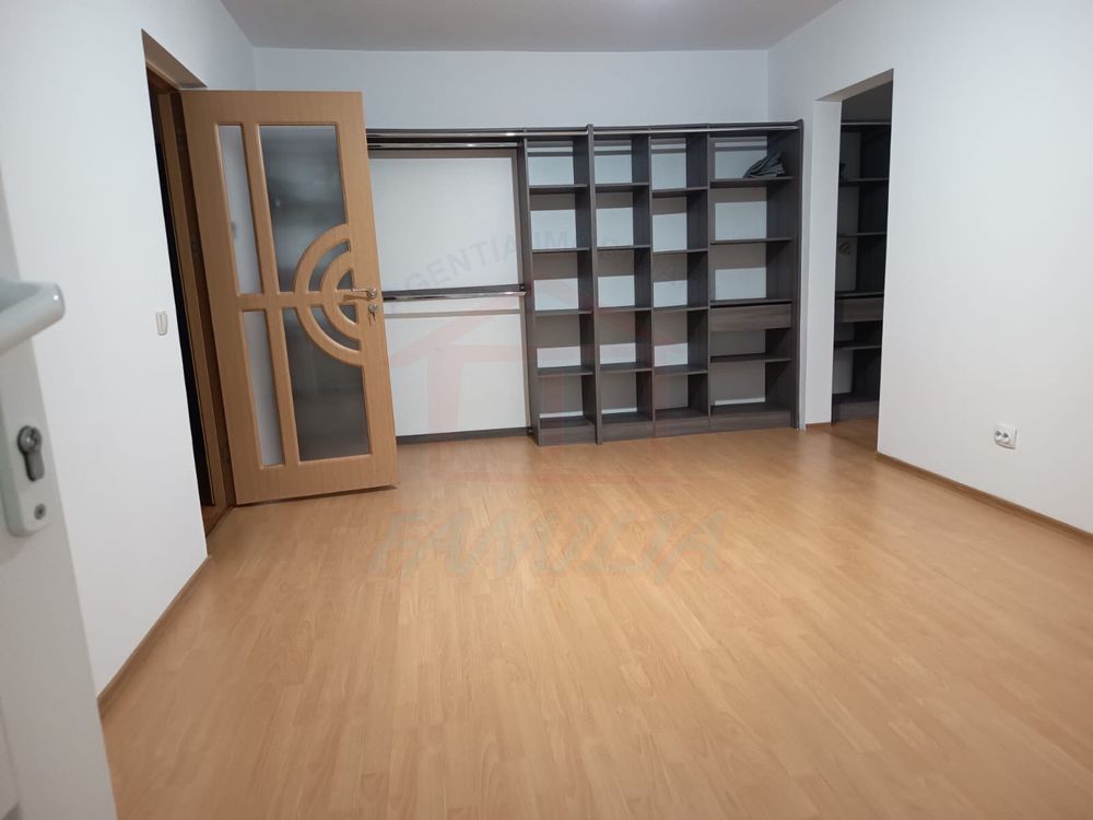 APARTAMENT CU 3 CAMERE DE VÂNZARE | MICRO 17 - Poză 4