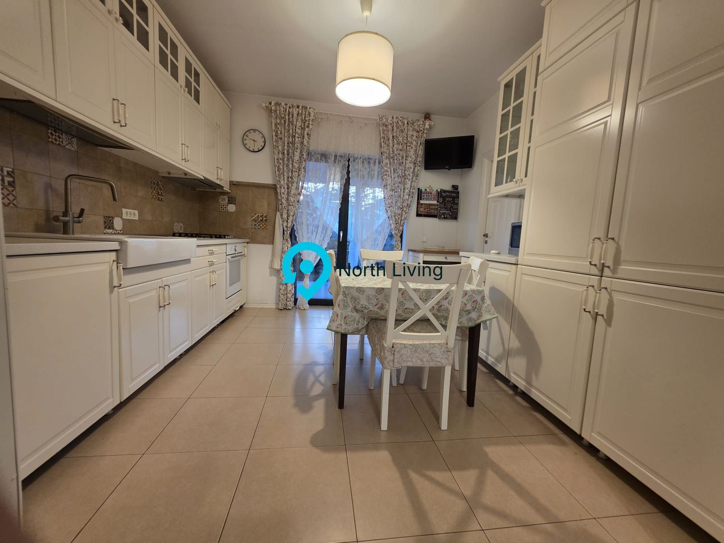 Casa 4 camere + curte 300 mp Tunari - Poză 16