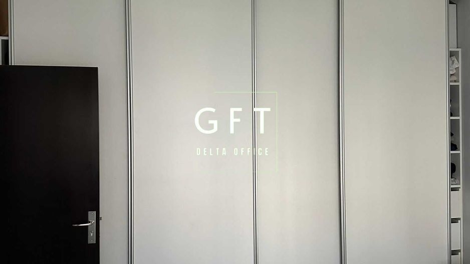 Apartament cu 3 camere de vanzare, 2 locuri de parcare, zona excelenta - Poză 5