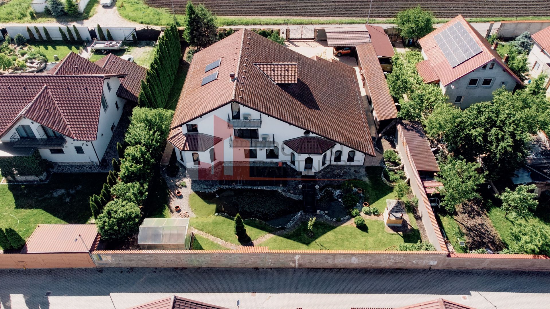 Proprietate de lux în Ghimbav, la doar 10 minute de Brașov - Poză 37