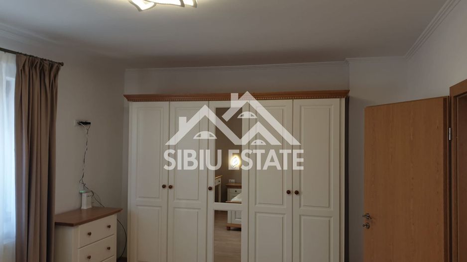 Apartament modern de inchiriat 3 camere, curte, garaj  Zona Sub Arini - Poză 18