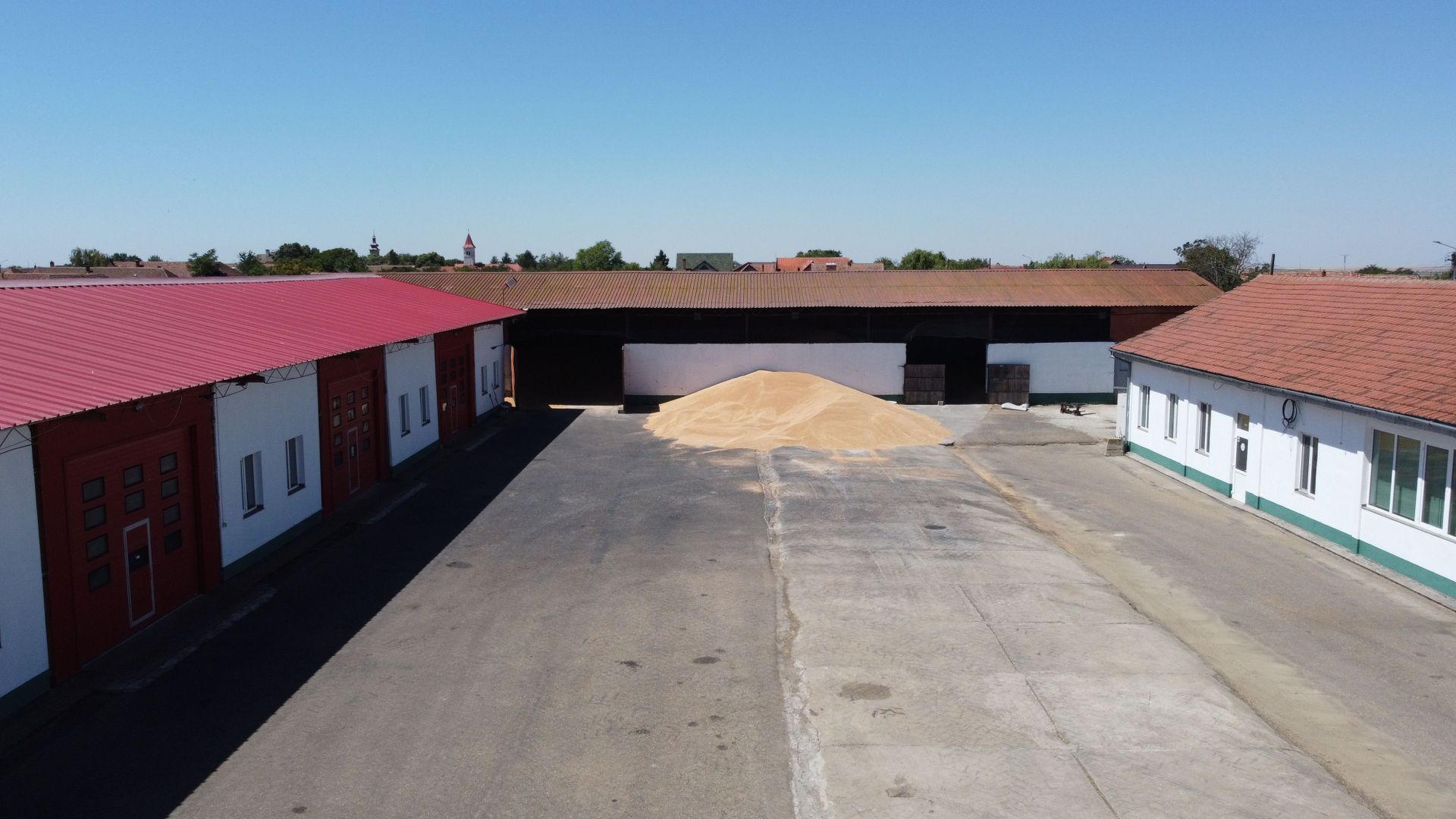 Proprietate industriala  la 35 km de TM - Poză 55