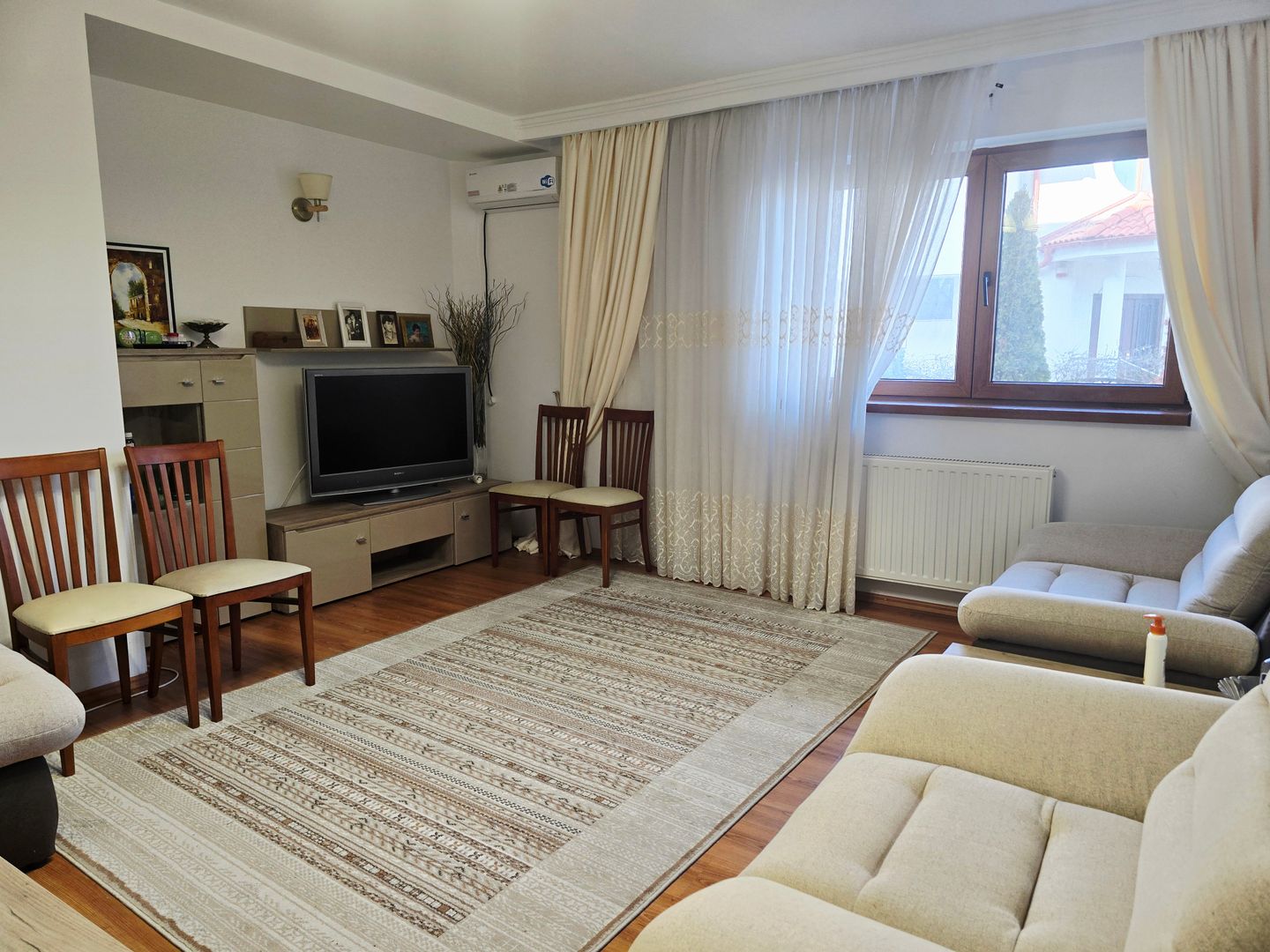 Apartament deosebit si loc parcare în zona Palazu Mare - Poză 1