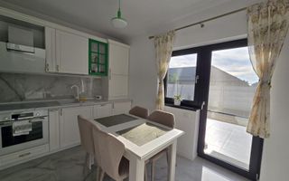 Casa parter- pod- beci- placa de beton- bucatarie inchisa - Poză 1