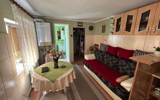 De vânzare casă cu etaj - Poză 11