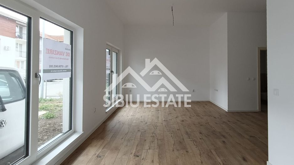 Apartament luminos, ideal locuință sau birou ,parter, 2 locuri parcare - Poză 1