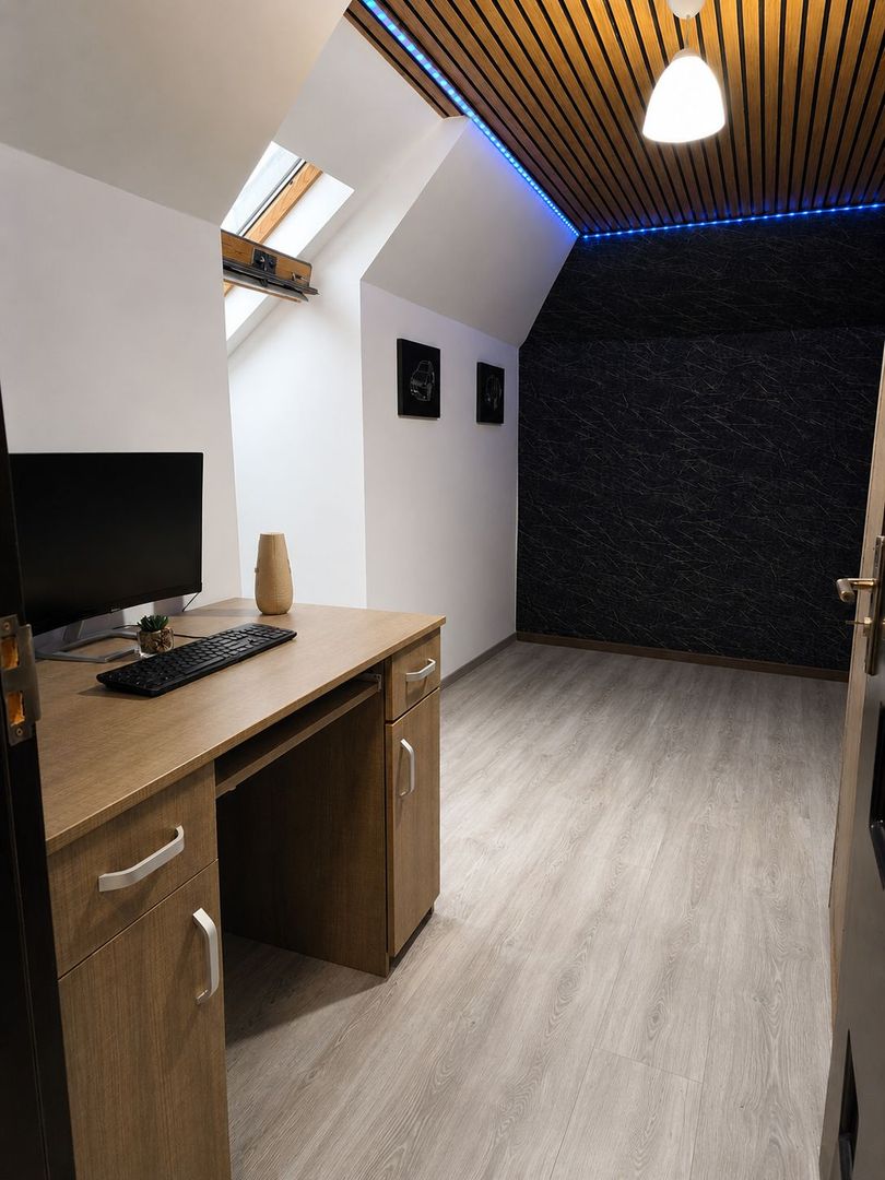 Proprietate cu două locuințe, garaj încălzit, foișor, 600 mp in Ernei - Poză 6