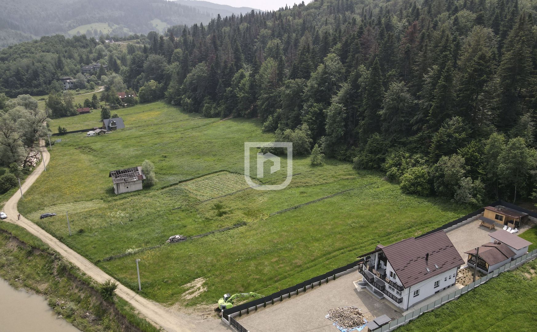 Teren 67 ari INTRAVILAN Voronet Gura Humorului - Poză 3