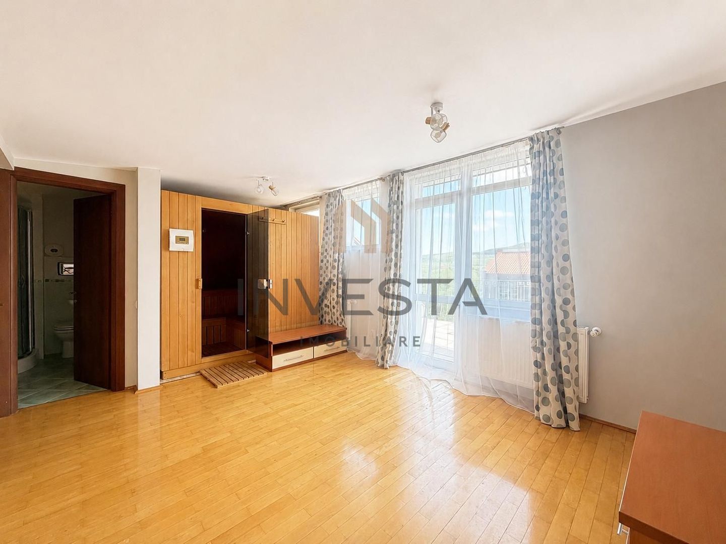 Casa de 360 mp cu sauna si garaj dublu de inchiriat in zona Buna Ziua - Poză 21