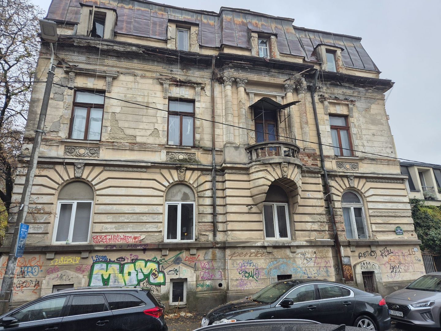 Vila interbelică de vânzare, ultracentrală – oportunitate de renovare - Poză 2