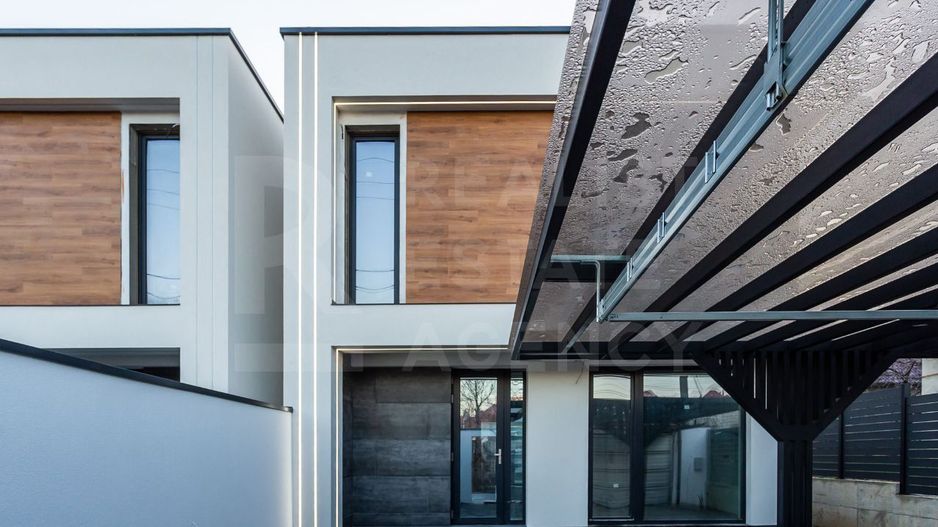 Casă , Hitech, 220 mp, amplasat pe str. Vierul, Dumbrava - Poză 2