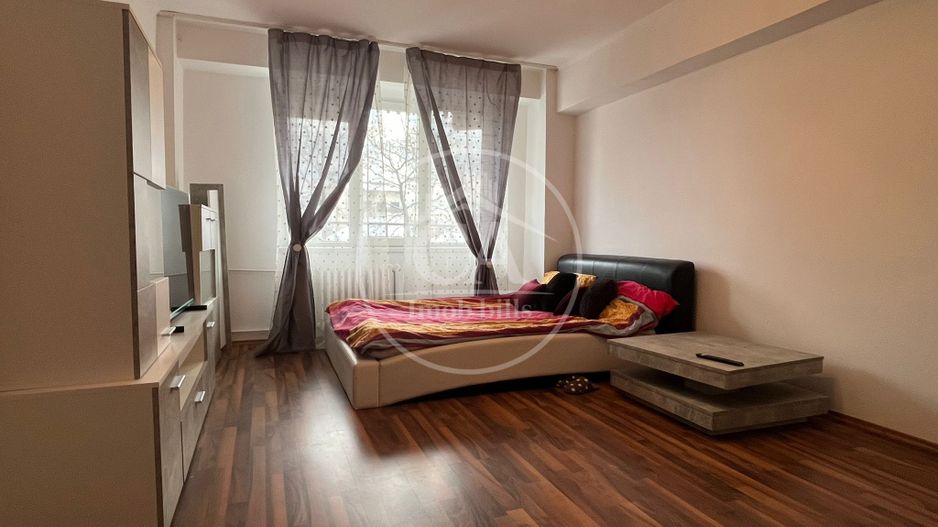 Apartament cu 3 camere de vânzare in zona Cantemir, Oradea - Poză 8