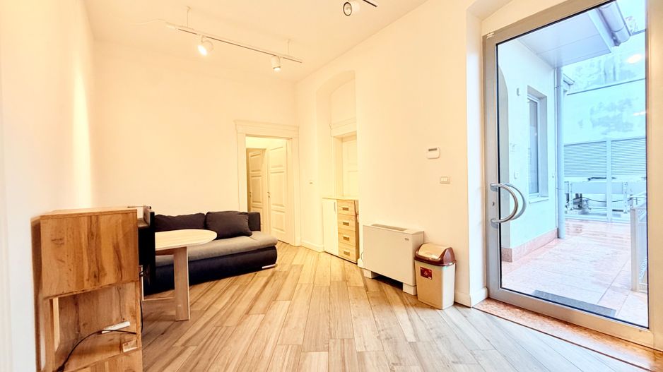 Spațiu Birou - Imobil istoric complet renovat - Poză 17