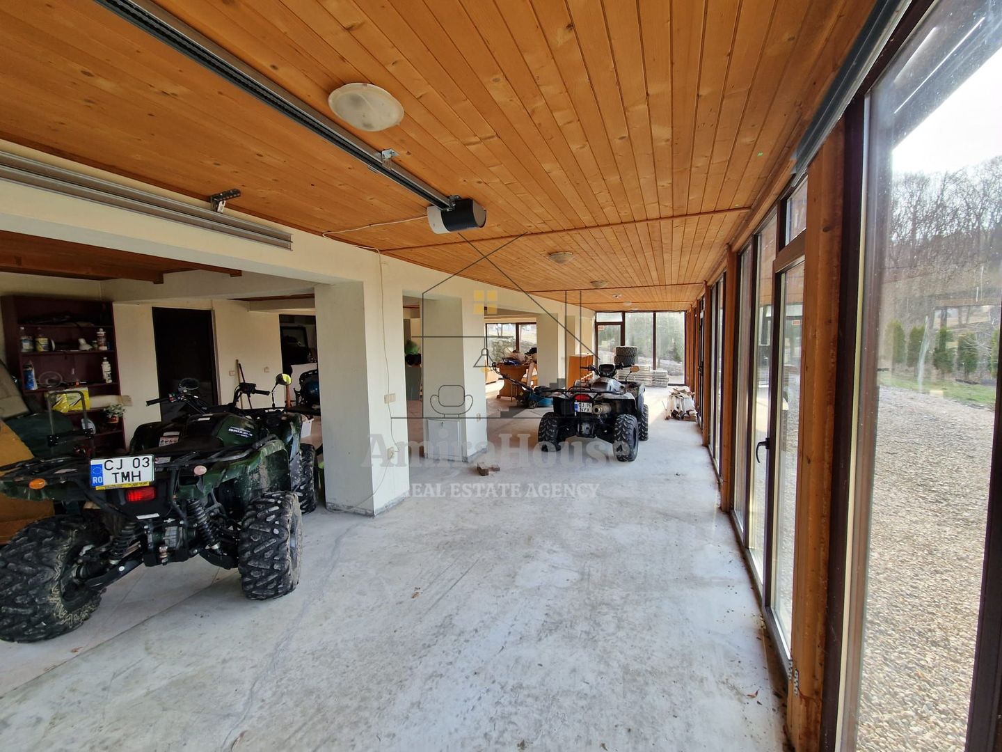 Casa din lemn D+P+M de 400 mp utili si teren 3.000 mp zona Faget - Poză 25