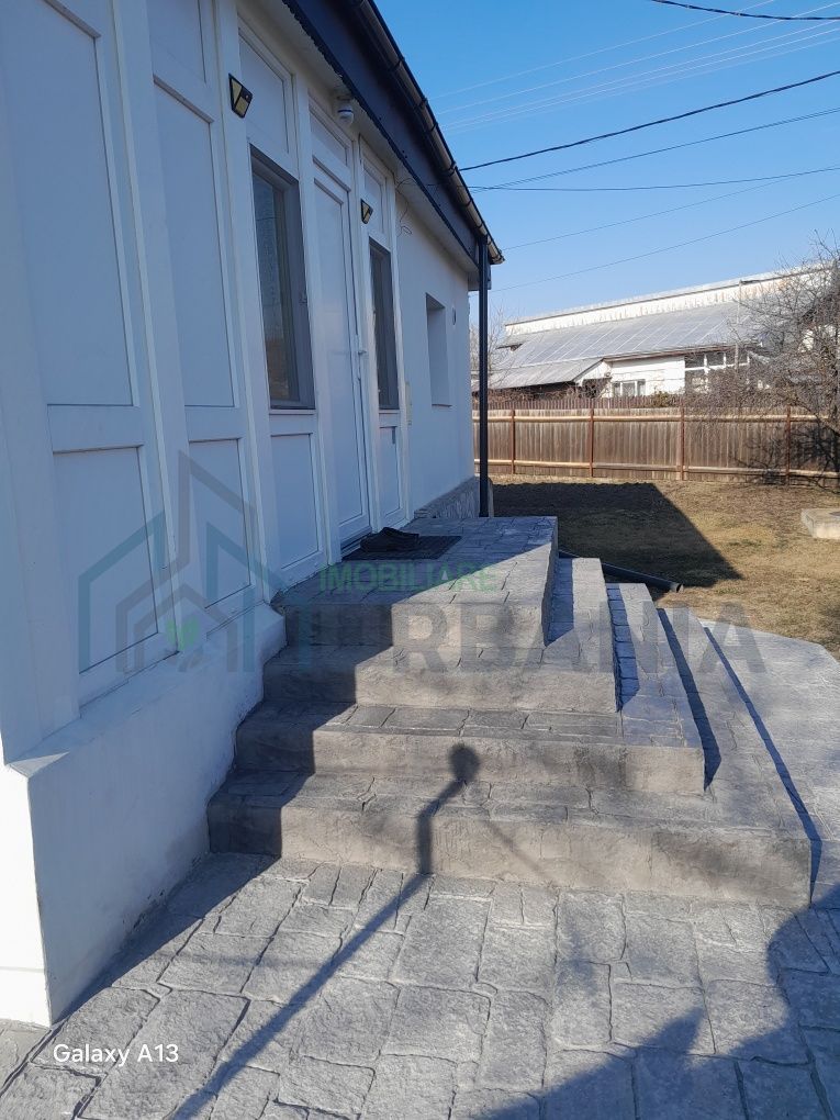 Casa Economica 3 cam,sistem fotovoltaic pompe caldura - Poză 1