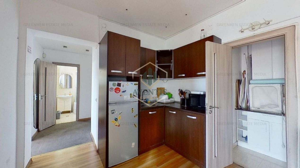 Blvd. Balcescu langa metrou Universitate, 4 camere, terasa de 50mp, 3 bai - Poză 11