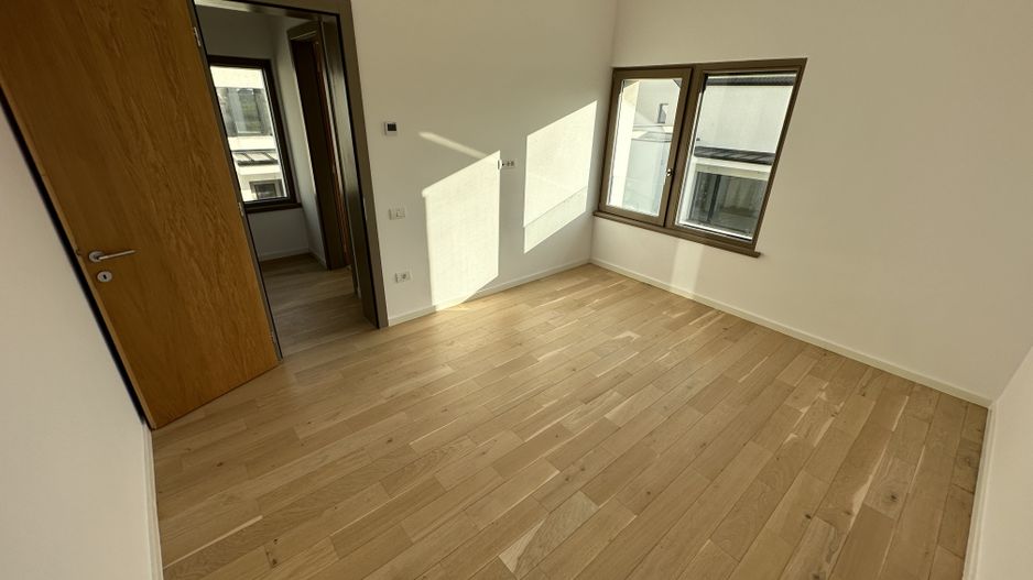 Casa cu 5 camere - Dumbravita - Poză 20