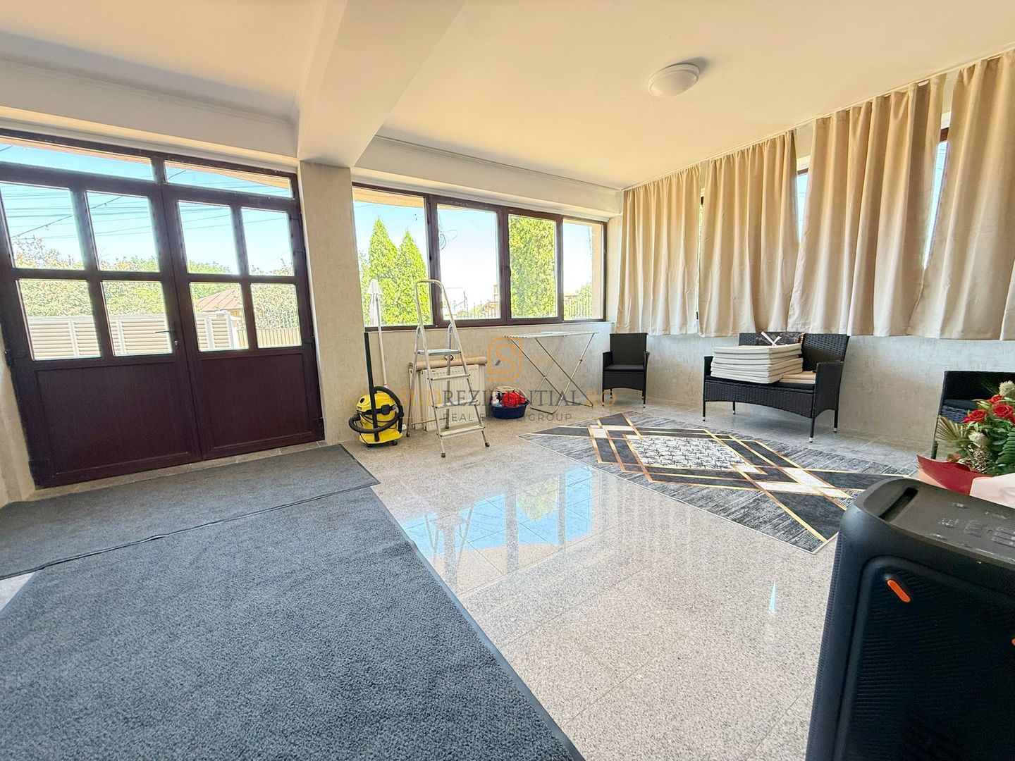 Vila mobilata si utilata, 6 camere, 3 bai, Teren 462 mp - Poză 9