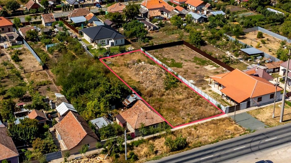 Teren intravilan 1080 mp de vânzare în centrul Sofronea Arad - Poză 1