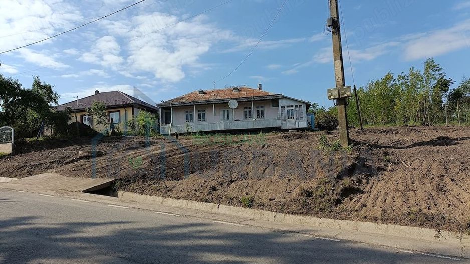 Casă renovată, Romanesti, Iași – 3 camere, 50 mp utili, teren 3240 mp - Poză 2