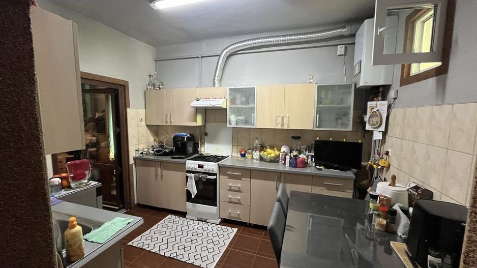Apartament 4 camere Iosefin la curte comuna - Poză 2