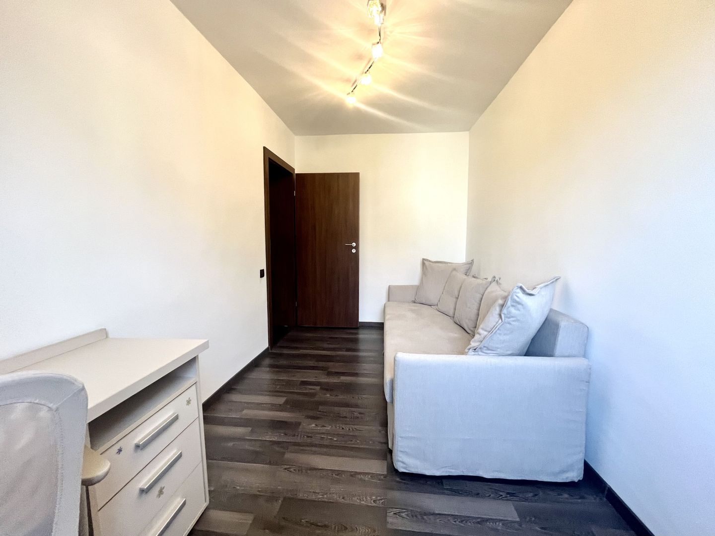 Apartament 3 camere, modern, la prima închiriere, în zona Centrala - Poză 11
