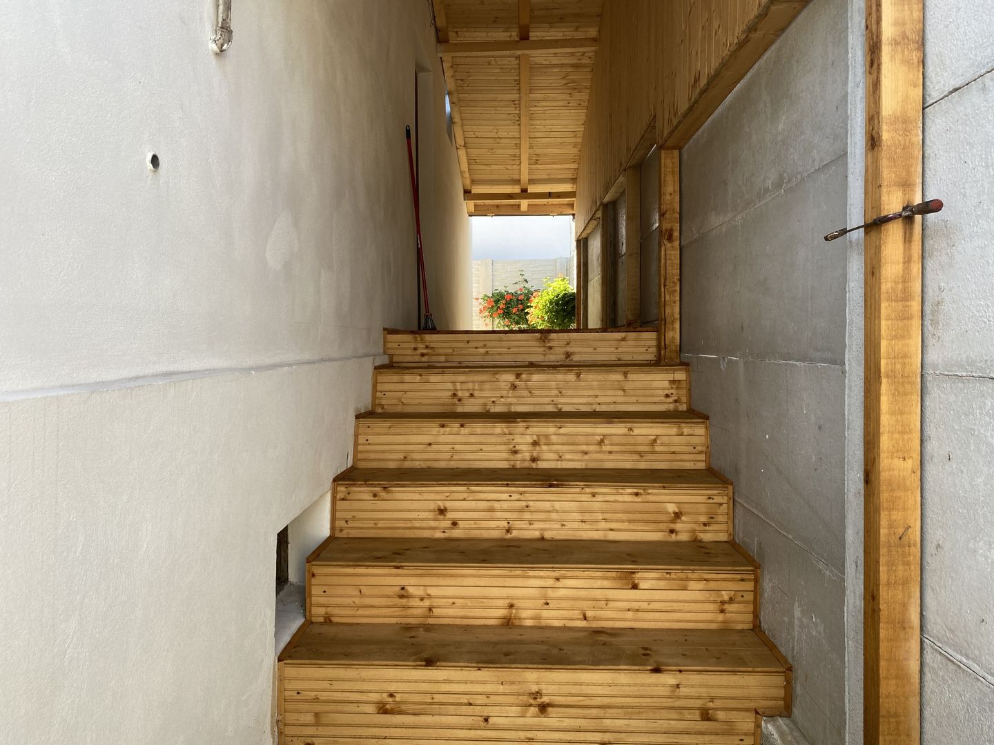 Gata de locuit! Vanzare casa cu 5 camere in Priboiu, com.Branesti - Poză 12