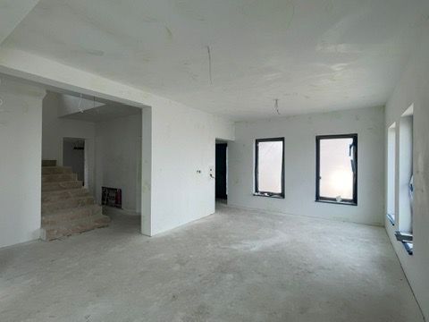 Casă individuală cu garaj-Moșnița Veche - Poză 3