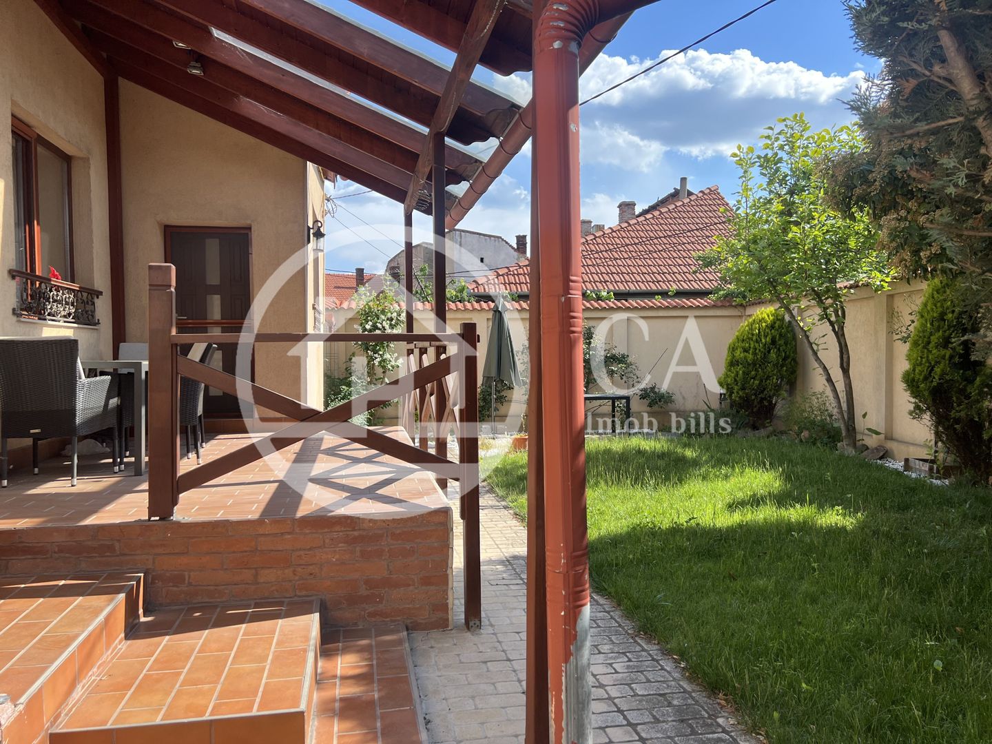 Casa cu 5 camere de vânzare in zona Centrala, Oradea - Poză 2