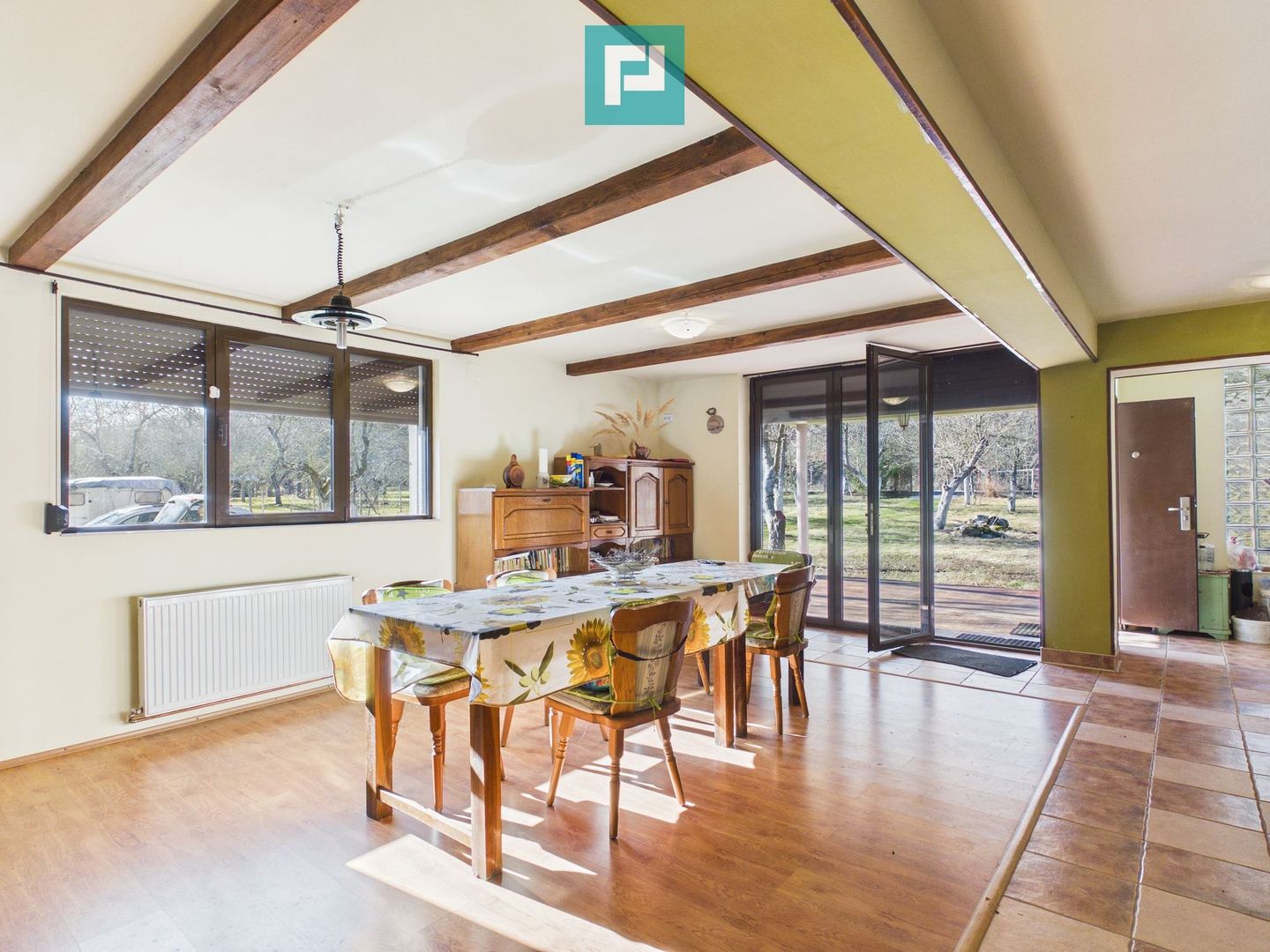 Cabană deosebită cu 4 camere în Căsoaia - Poză 4