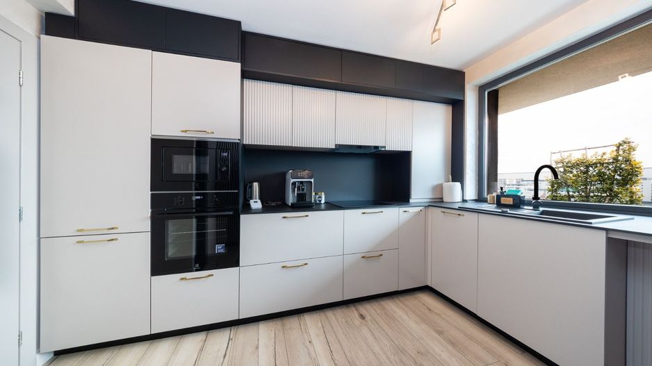 Penthouse superb, 3 camere+parcare subterana ,203 mp-Coresi - Poză 18