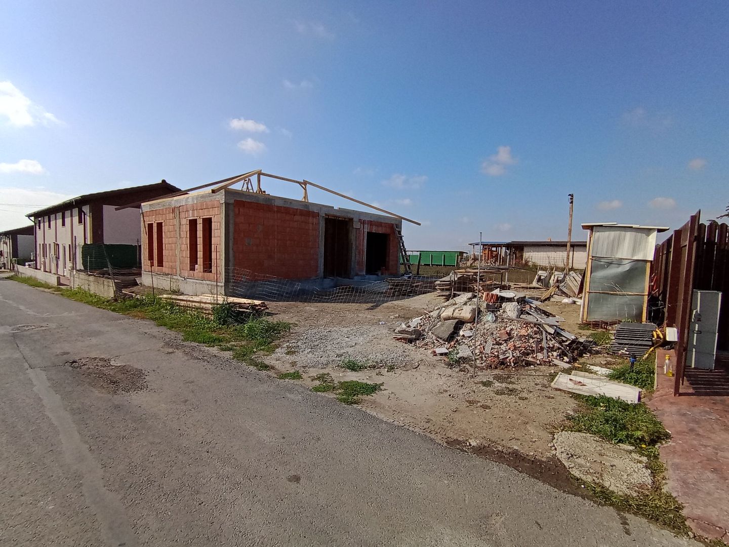 Sanandrei Casa Individuala Pe Parter, 3 Cam, Drum Asfaltat. Toate Utilitatiile - Poză 1